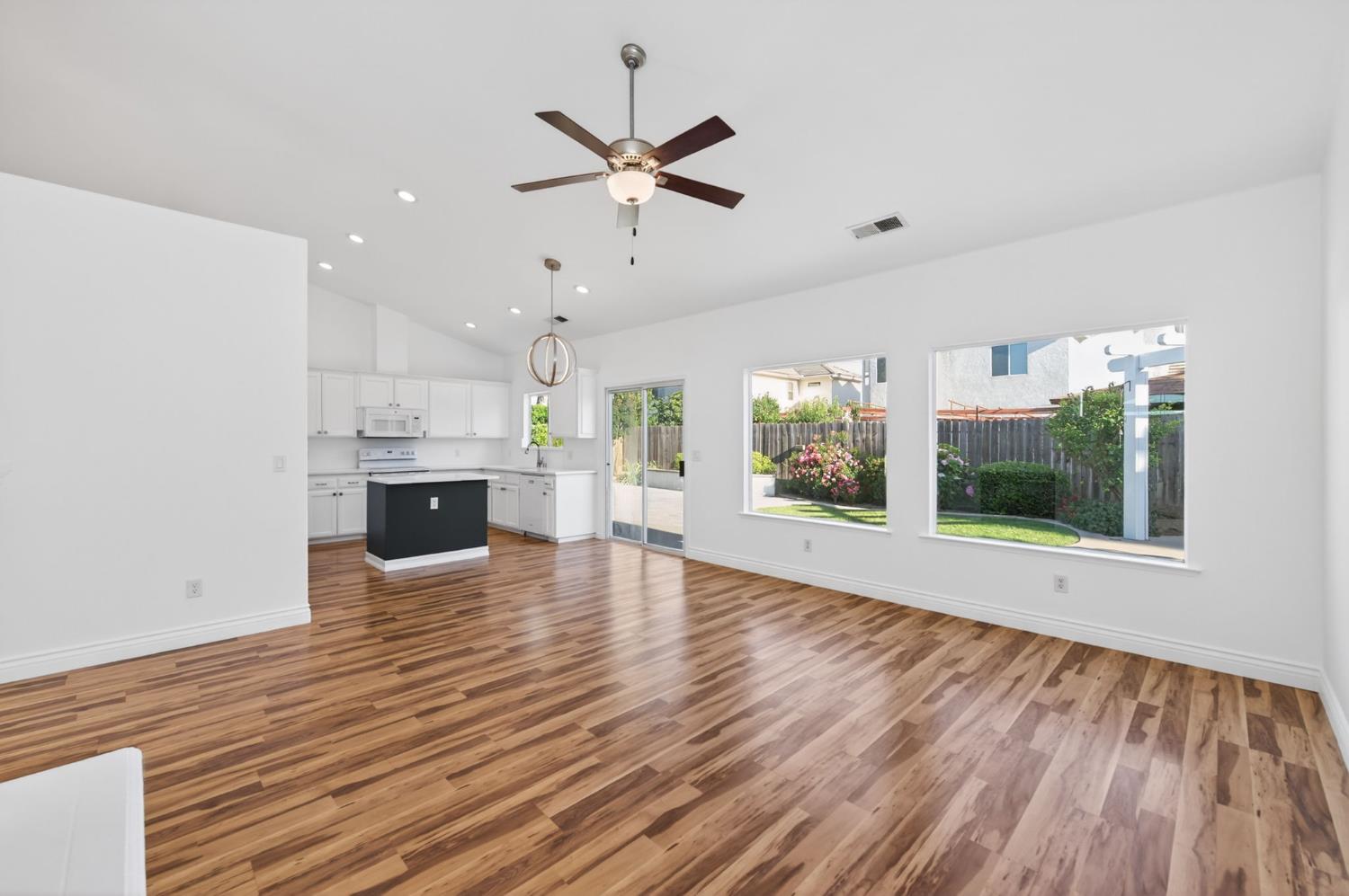 2839 E Brandywine Ln, Fresno, CA 93720