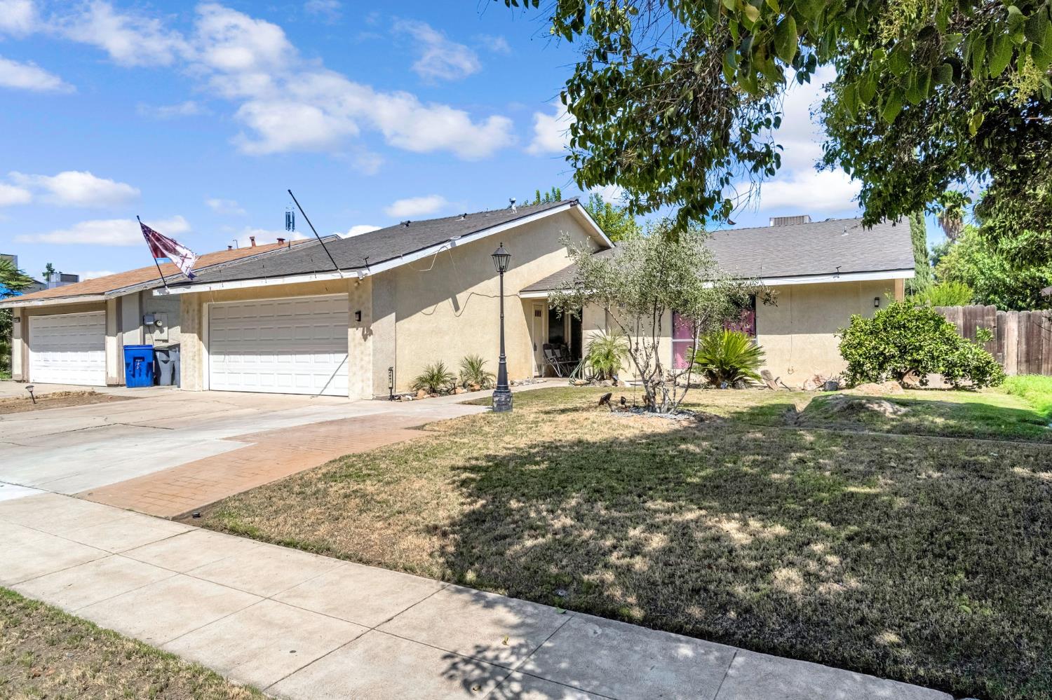 4883 E Geary St, Fresno, CA 93725