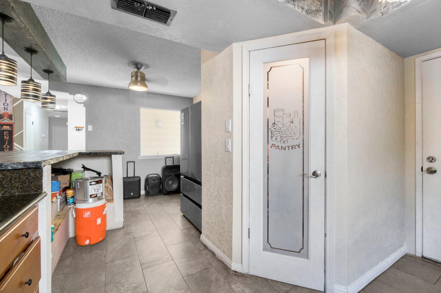 4883 E Geary St, Fresno, CA 93725