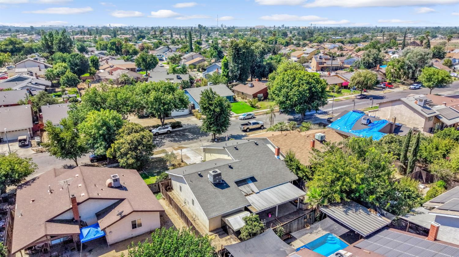 4883 E Geary St, Fresno, CA 93725