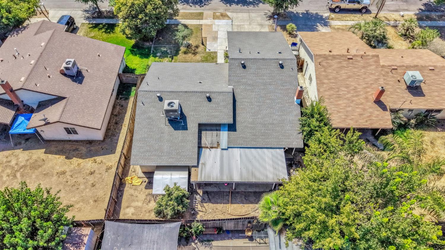 4883 E Geary St, Fresno, CA 93725