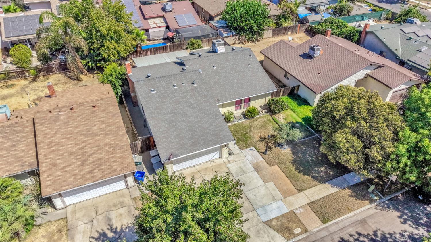 4883 E Geary St, Fresno, CA 93725