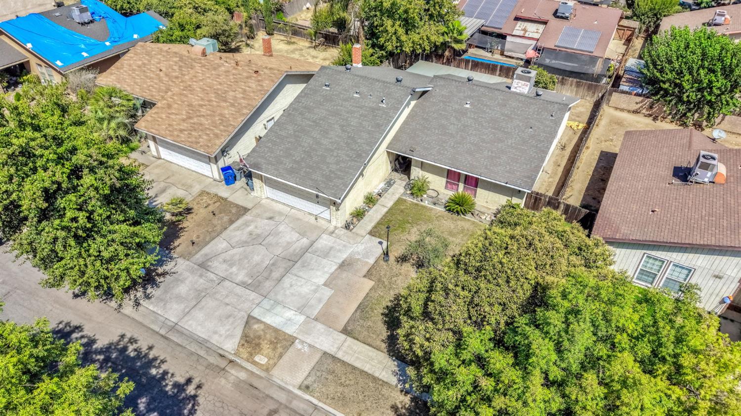 4883 E Geary St, Fresno, CA 93725