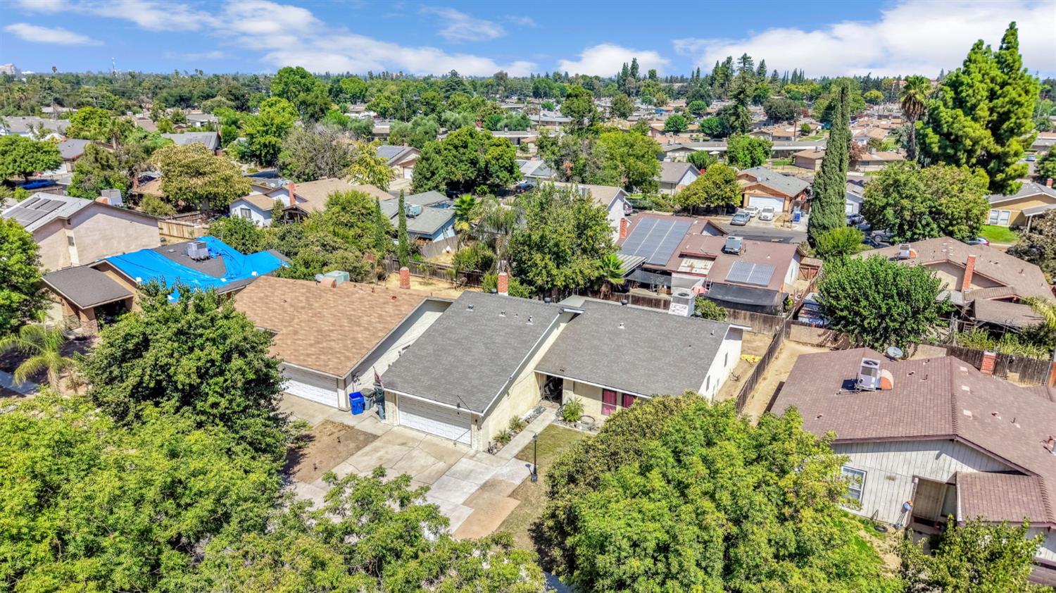 4883 E Geary St, Fresno, CA 93725