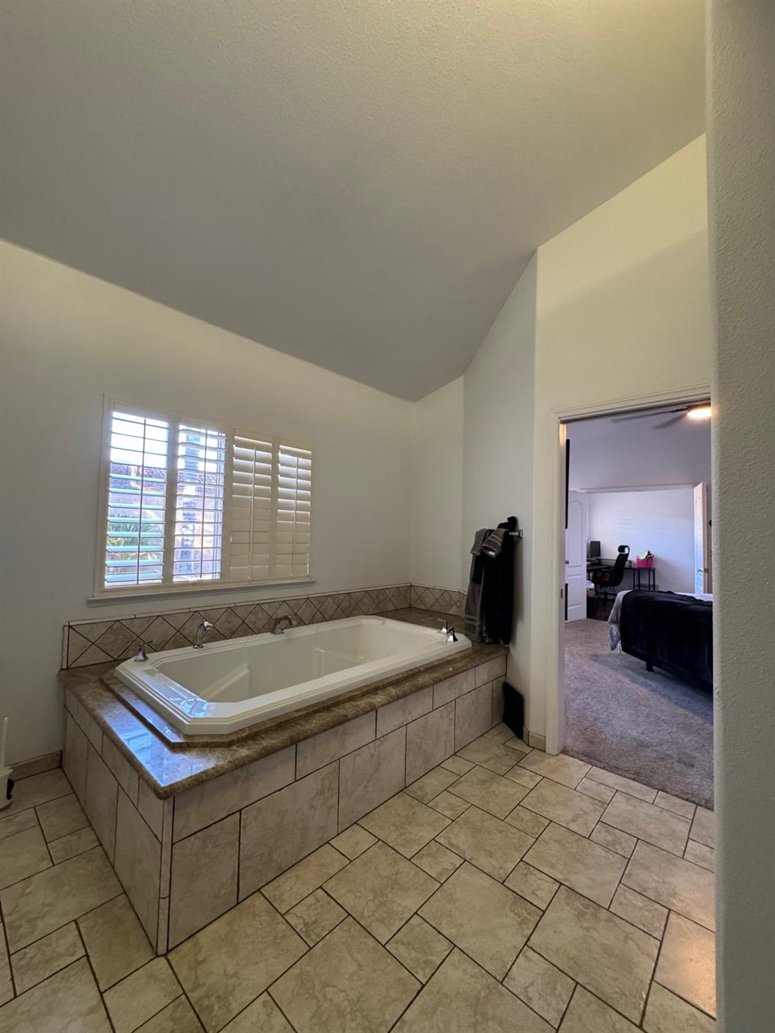 2691 Morris Ave, Clovis, CA 93611