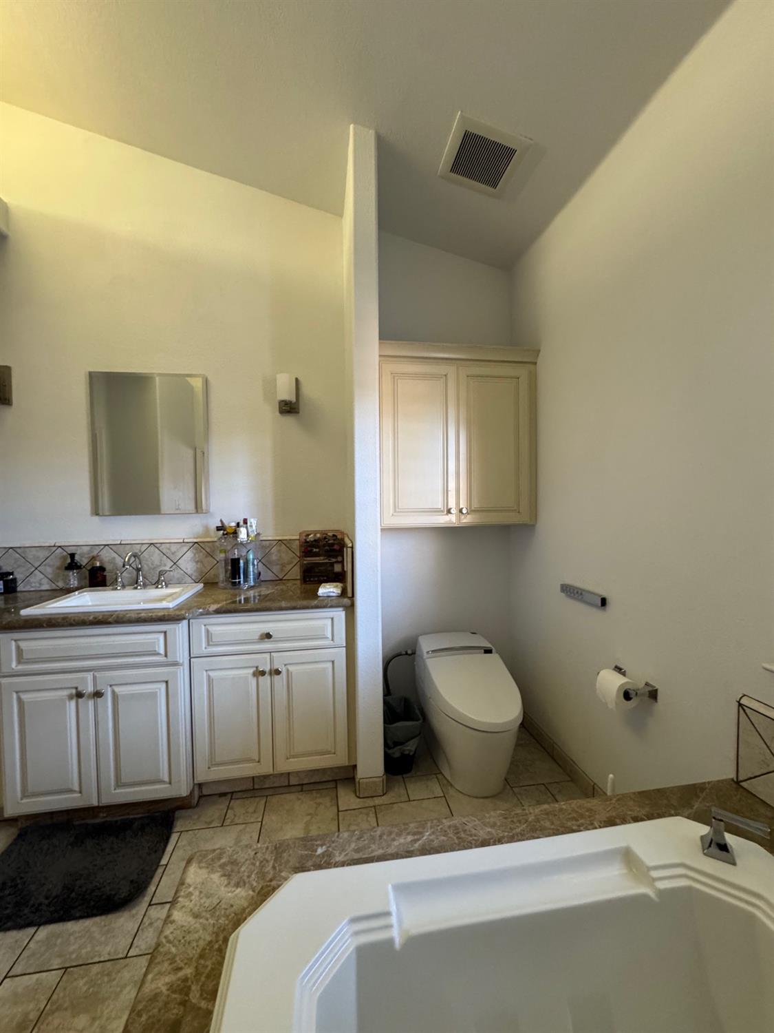 2691 Morris Ave, Clovis, CA 93611