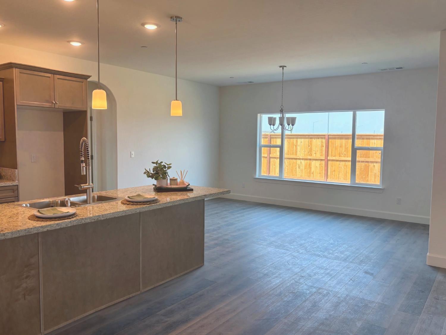 3813 Via Capitola, Madera, CA 93637