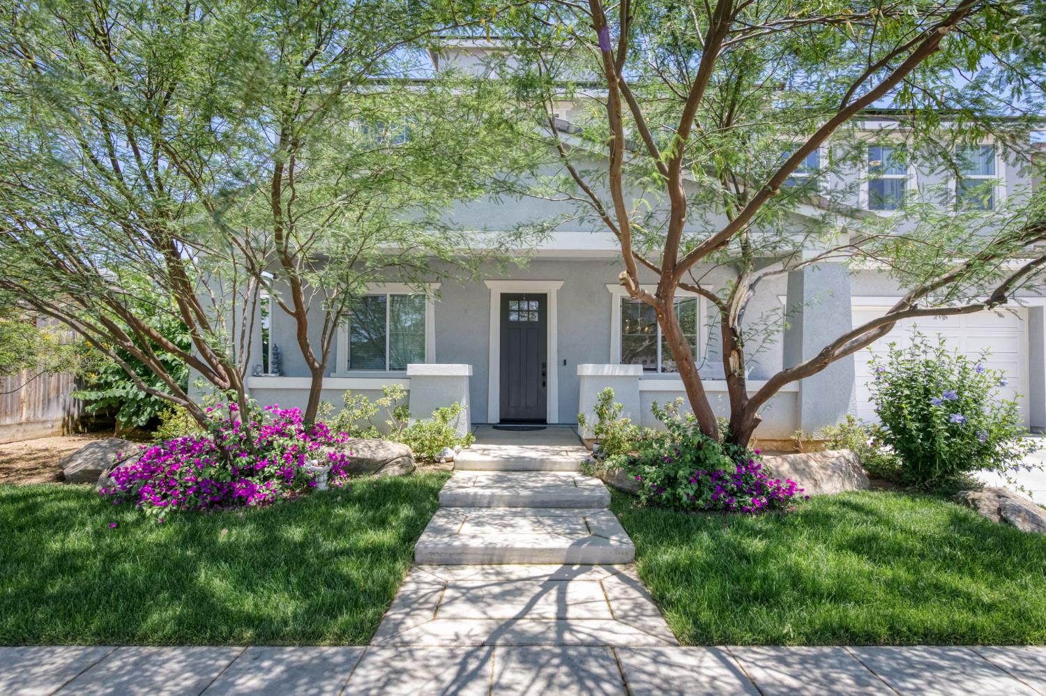 2288 N Bliss Ave, Fresno, CA 93727