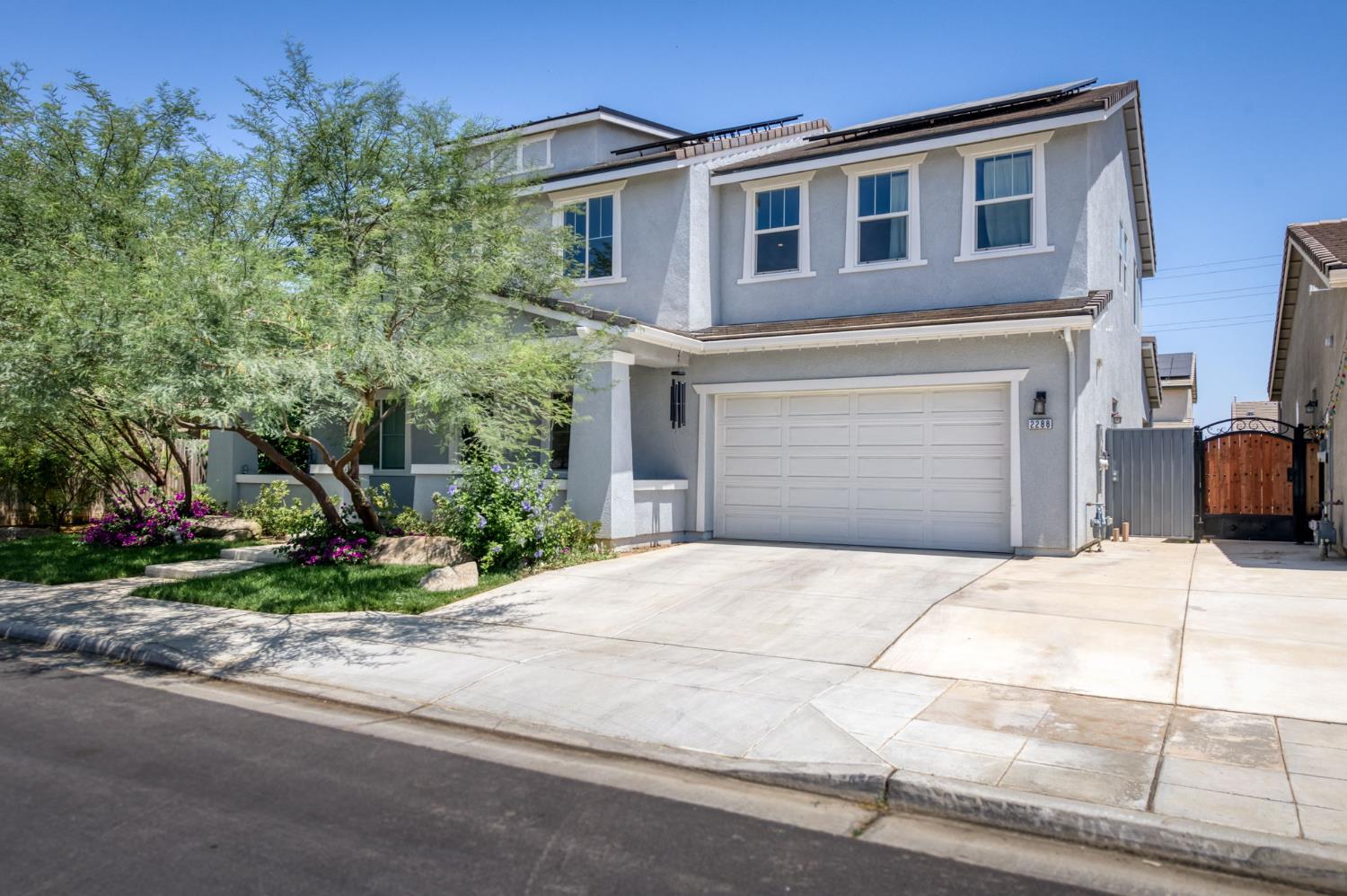 2288 N Bliss Ave, Fresno, CA 93727