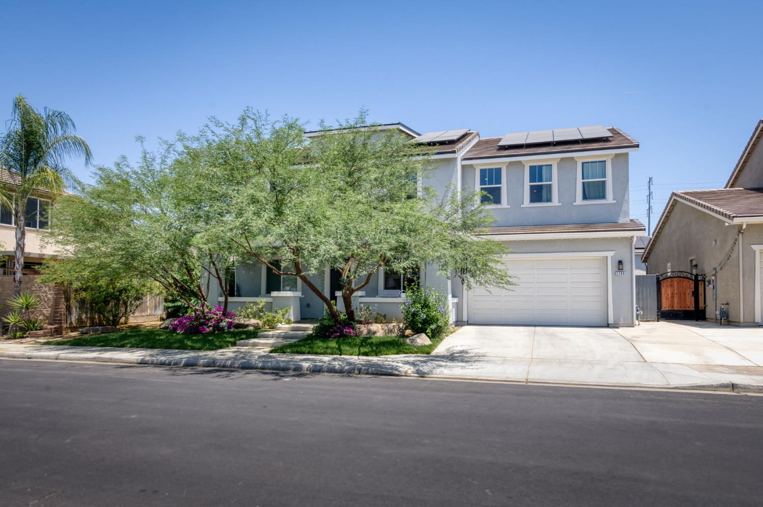 2288 N Bliss Ave, Fresno, CA 93727