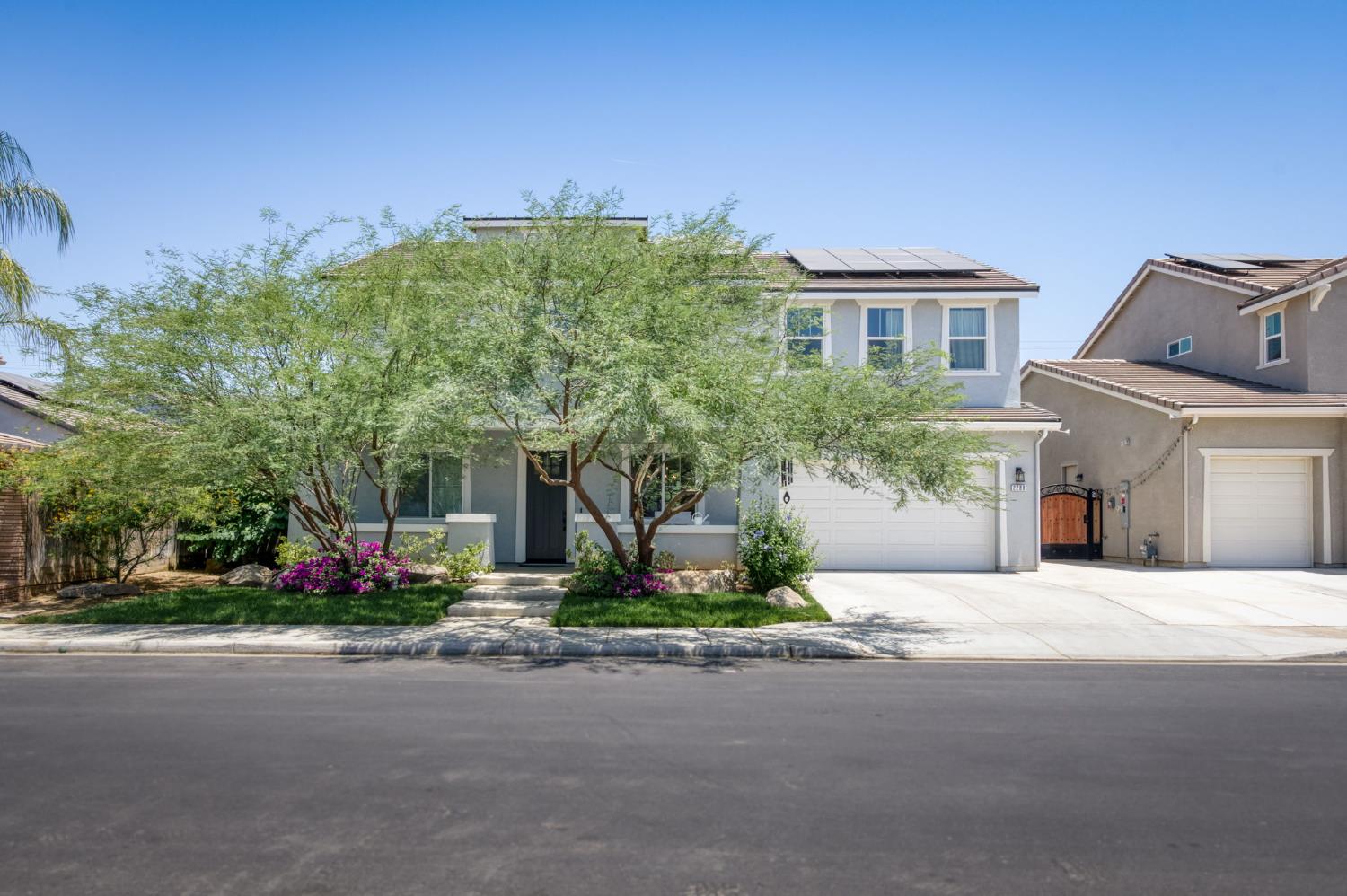 2288 N Bliss Ave, Fresno, CA 93727