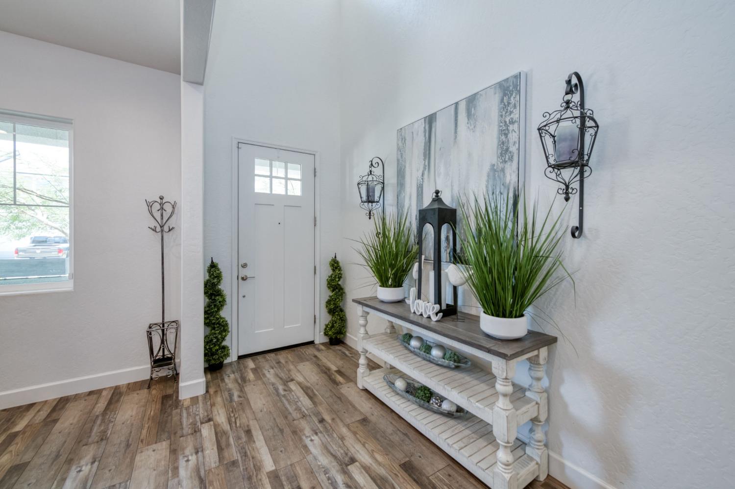 2288 N Bliss Ave, Fresno, CA 93727