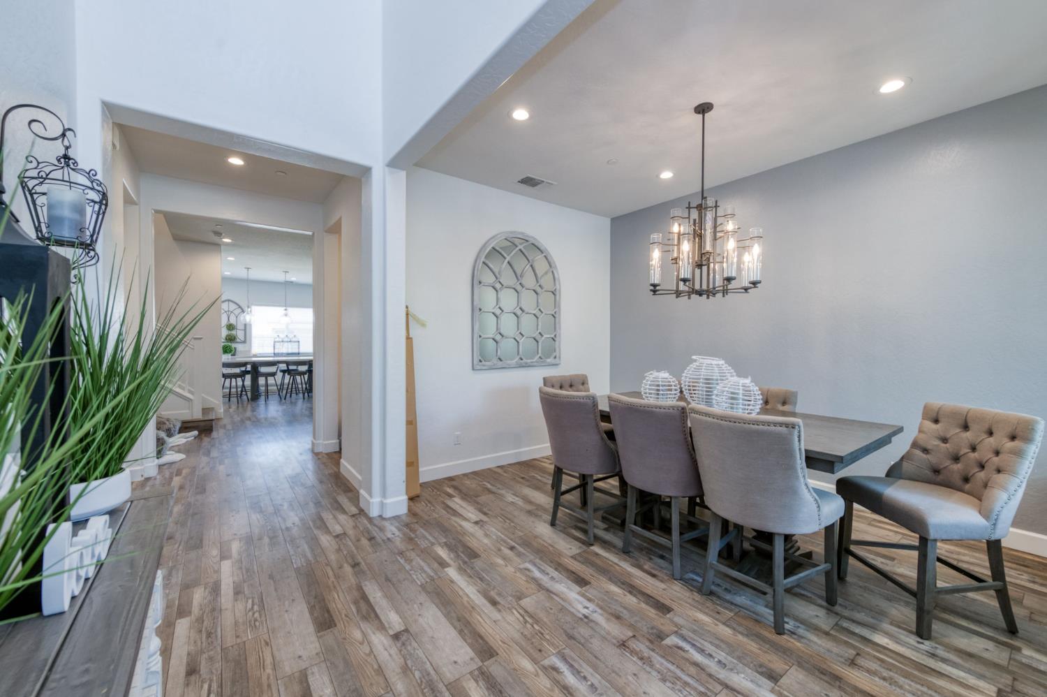 2288 N Bliss Ave, Fresno, CA 93727