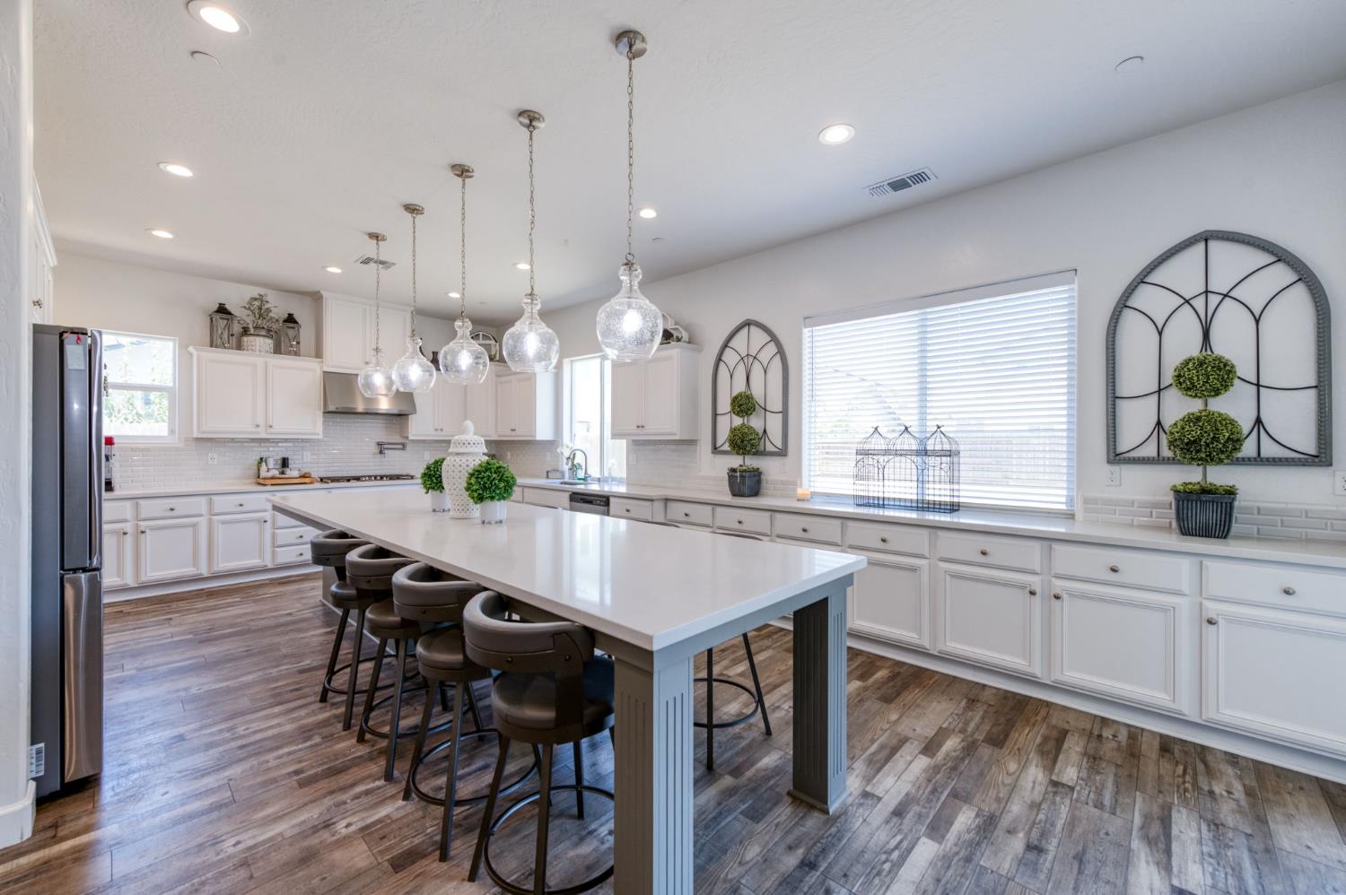 2288 N Bliss Ave, Fresno, CA 93727