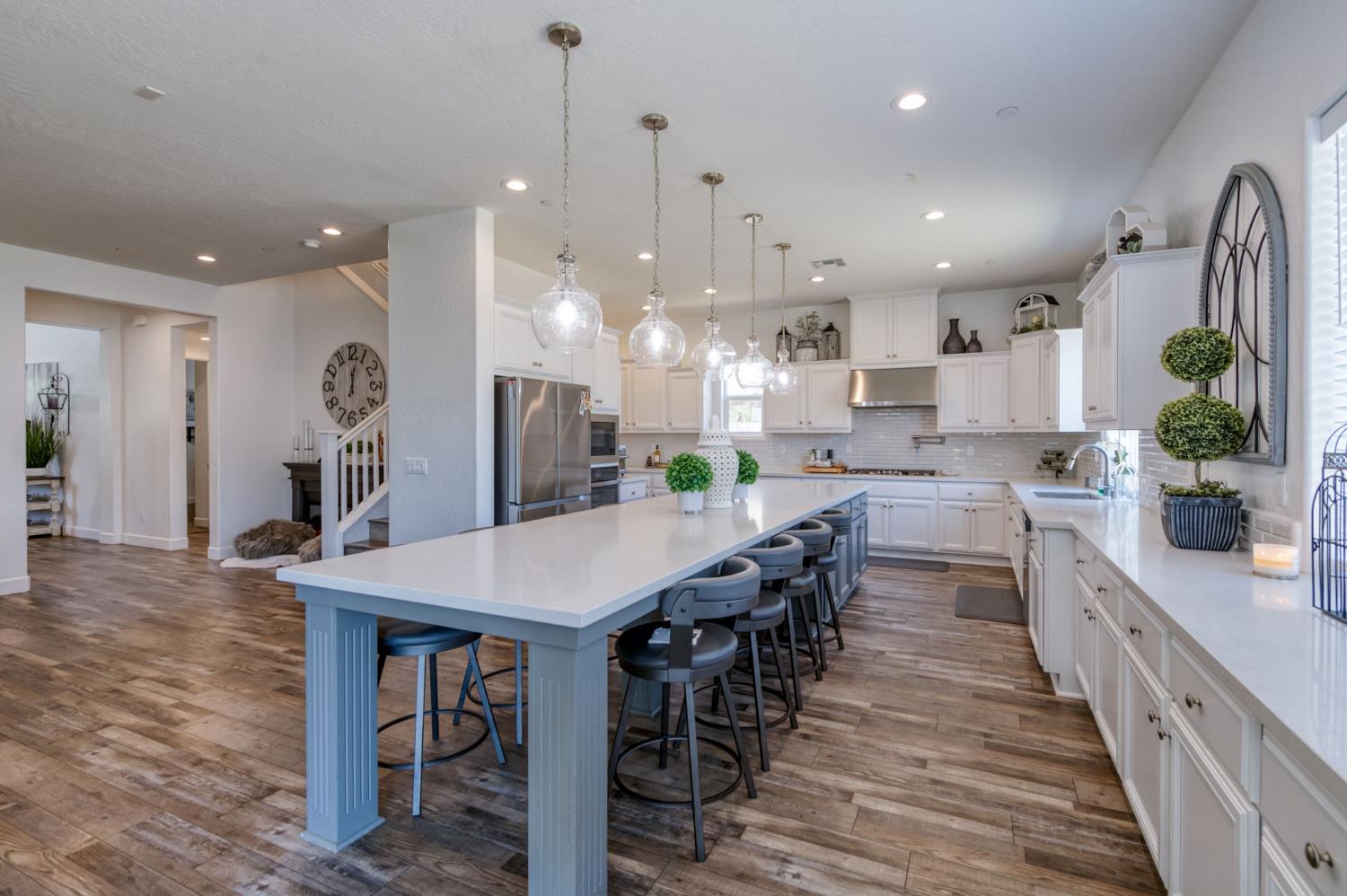 2288 N Bliss Ave, Fresno, CA 93727