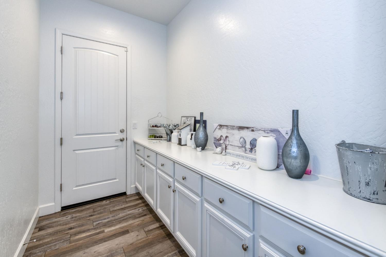 2288 N Bliss Ave, Fresno, CA 93727