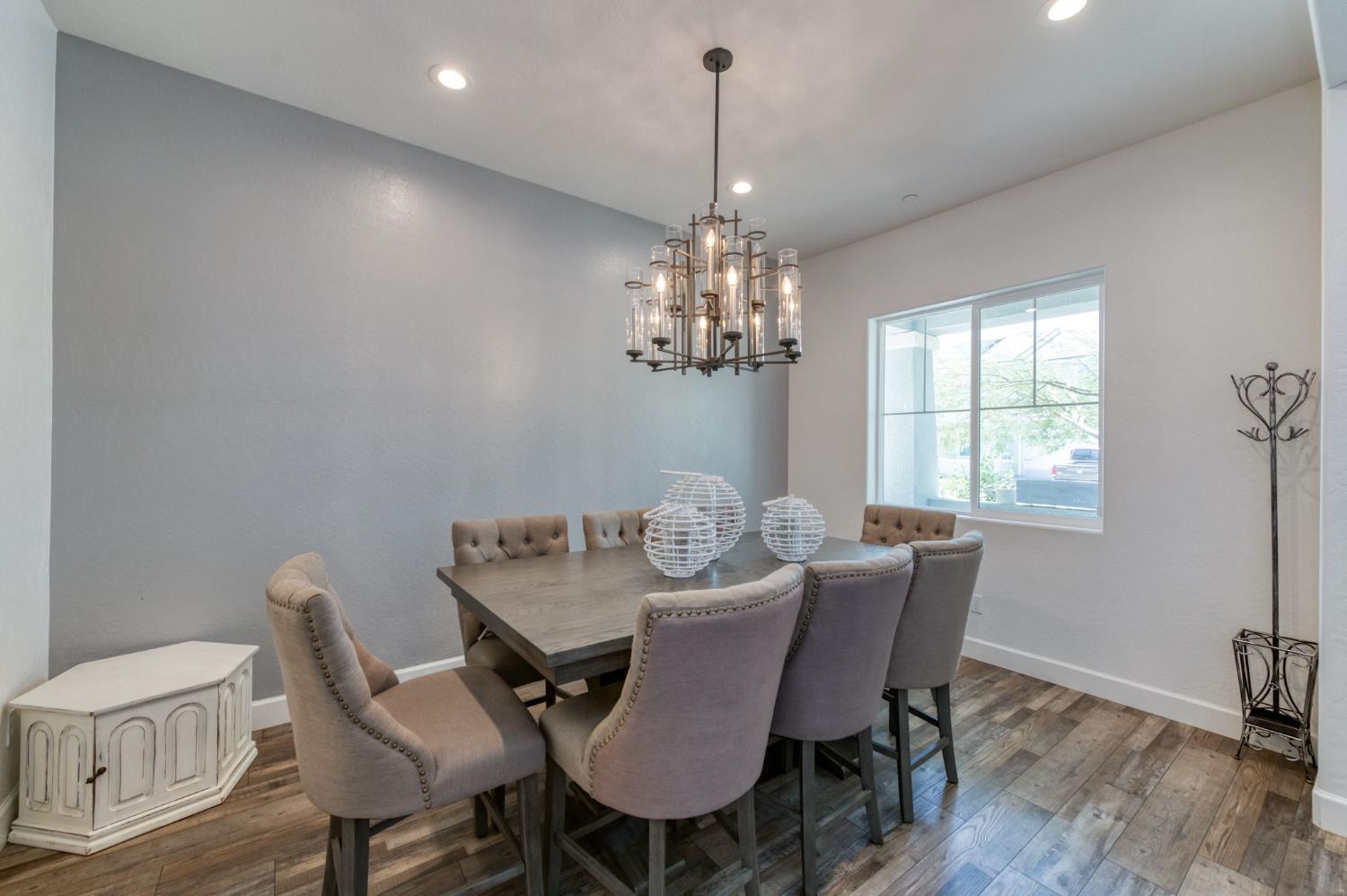 2288 N Bliss Ave, Fresno, CA 93727
