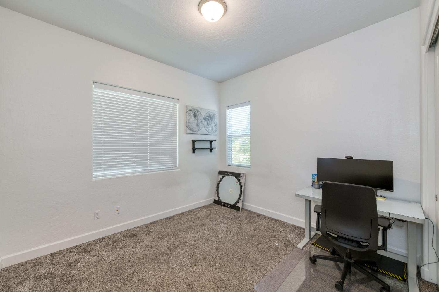 2288 N Bliss Ave, Fresno, CA 93727