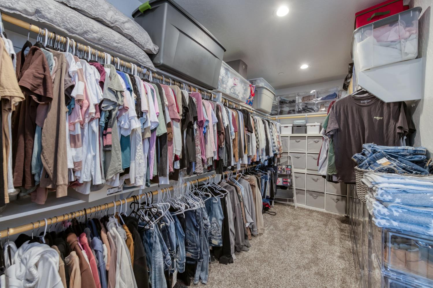 2288 N Bliss Ave, Fresno, CA 93727