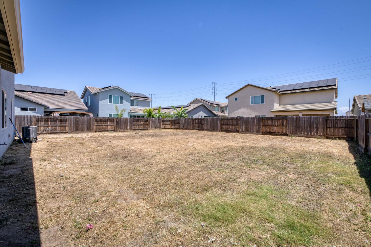 2288 N Bliss Ave, Fresno, CA 93727