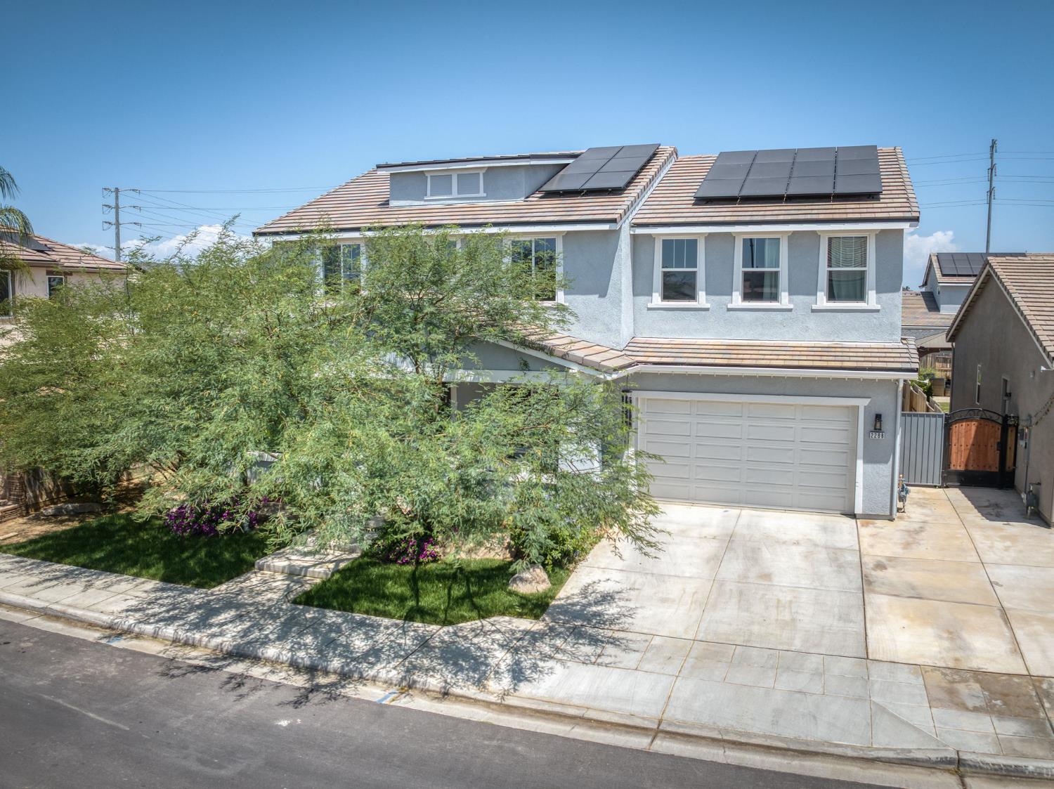 2288 N Bliss Ave, Fresno, CA 93727
