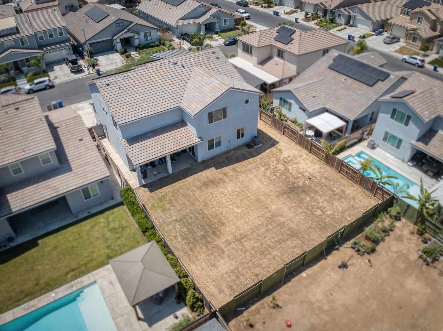 2288 N Bliss Ave, Fresno, CA 93727