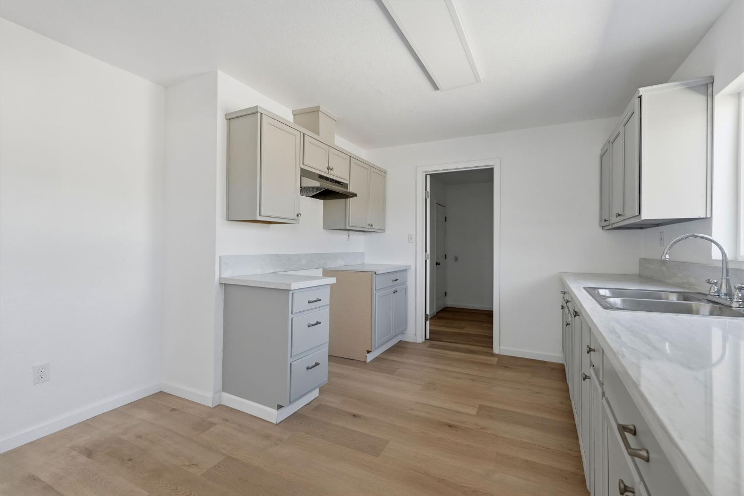 2534 W Garland Ave, Fresno, CA 93705
