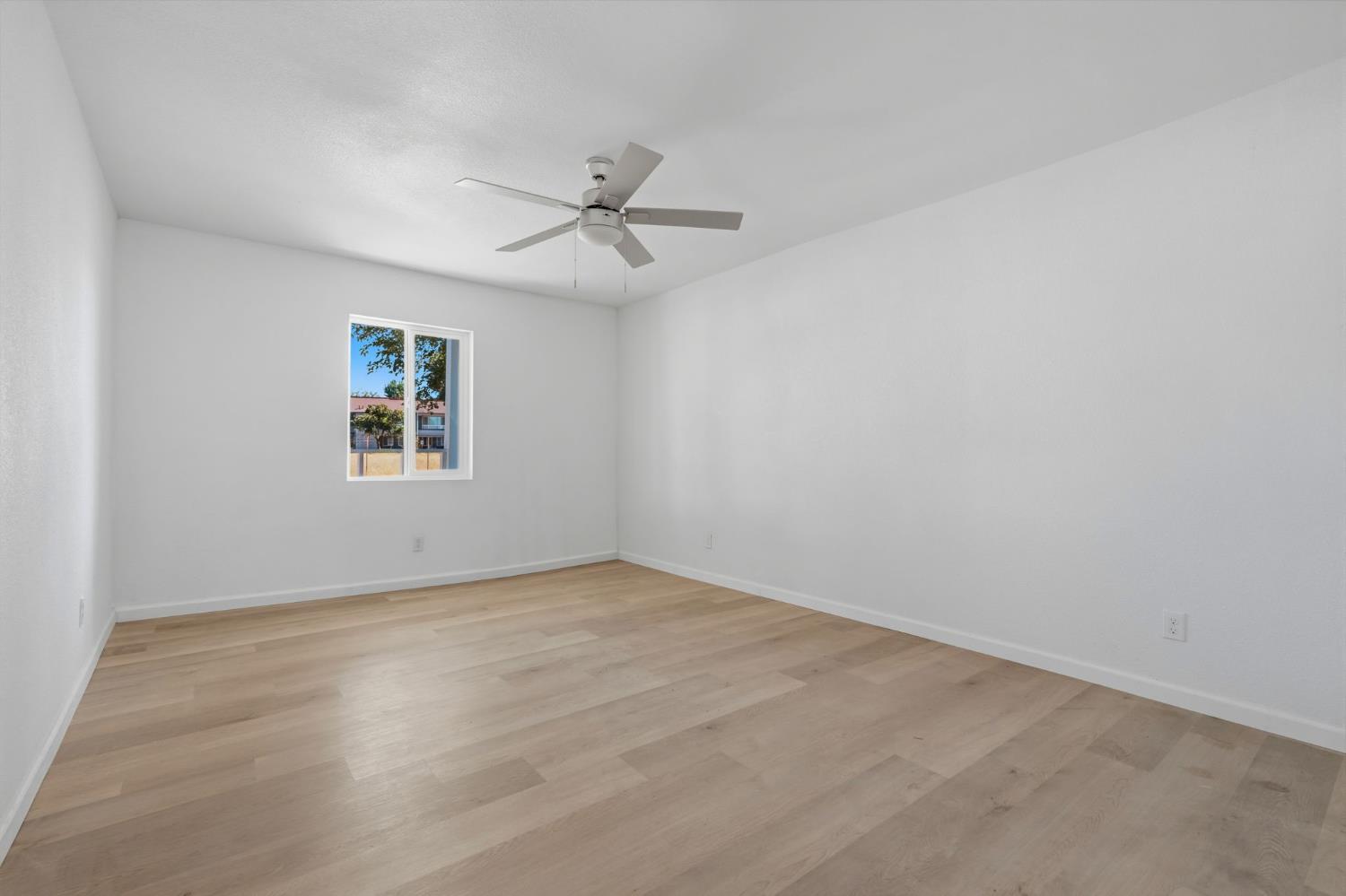 2534 W Garland Ave, Fresno, CA 93705
