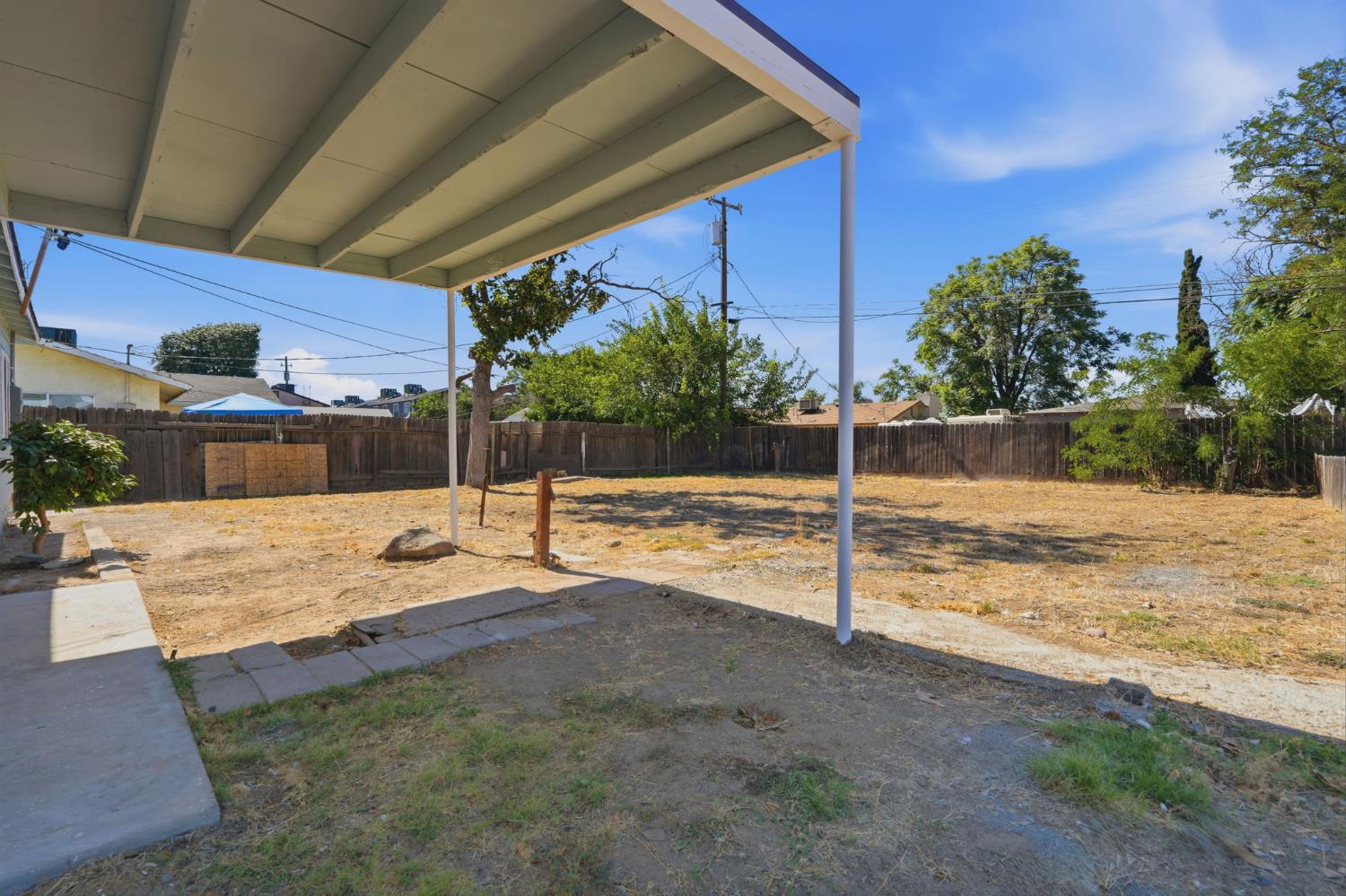 2534 W Garland Ave, Fresno, CA 93705