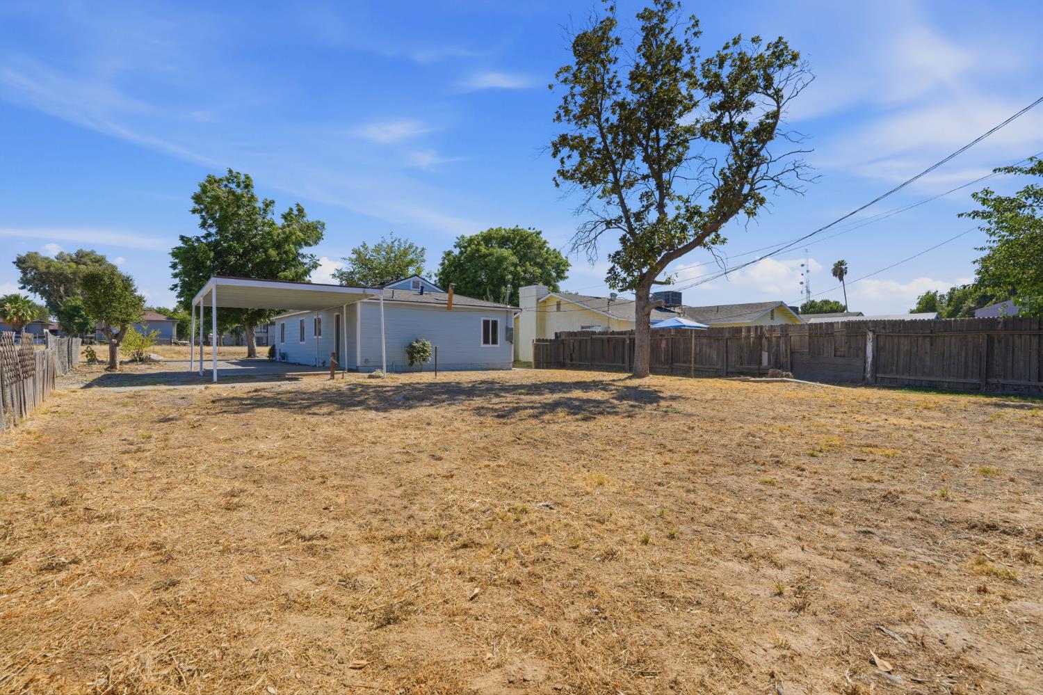 2534 W Garland Ave, Fresno, CA 93705