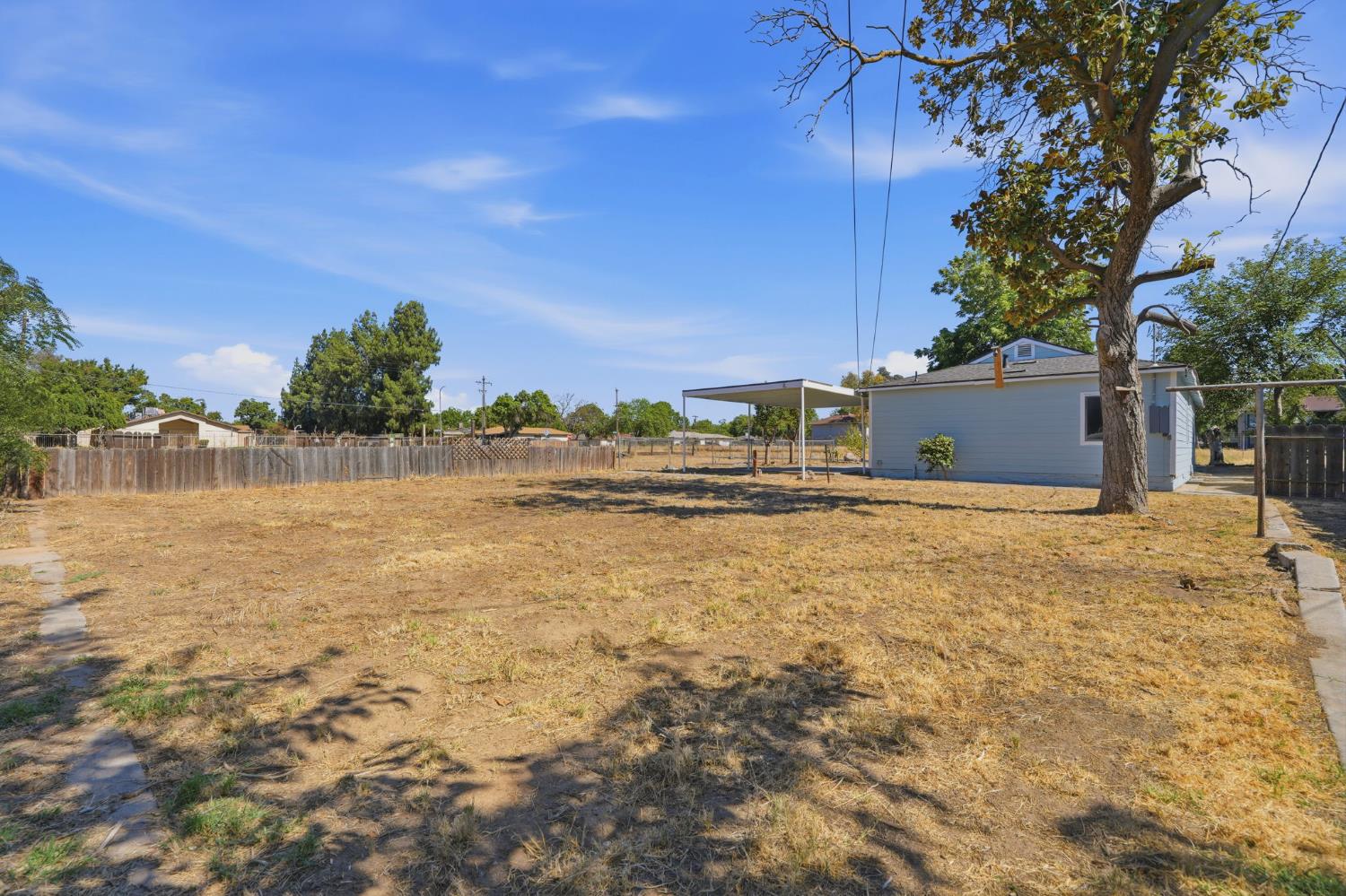 2534 W Garland Ave, Fresno, CA 93705