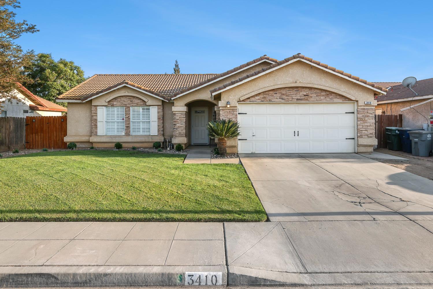 3410 Winter Way, Madera, CA 93637