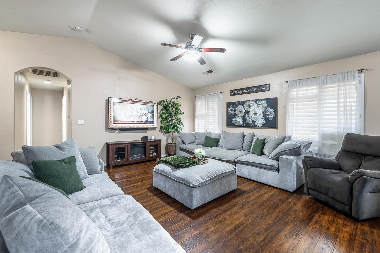 3410 Winter Way, Madera, CA 93637