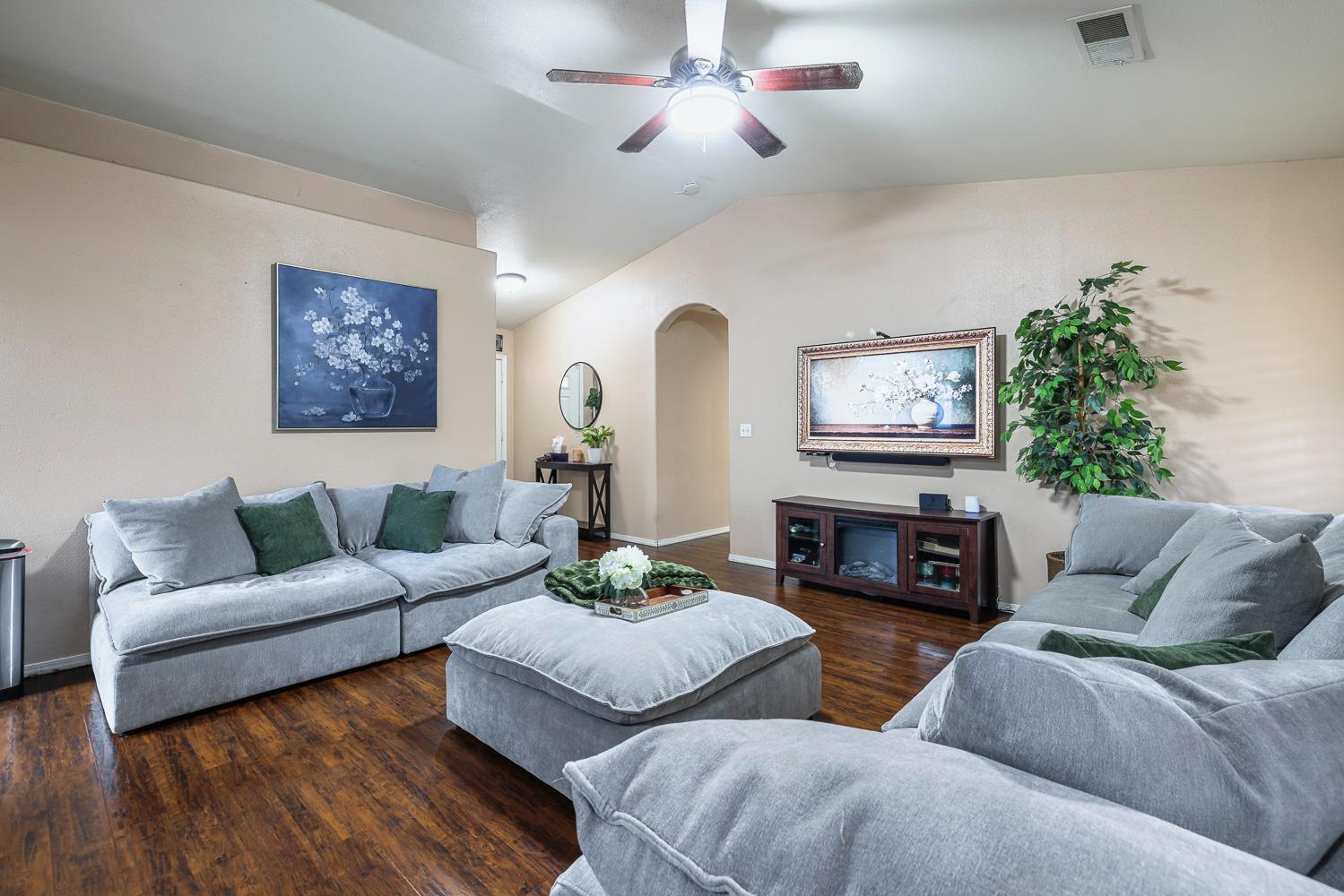 3410 Winter Way, Madera, CA 93637