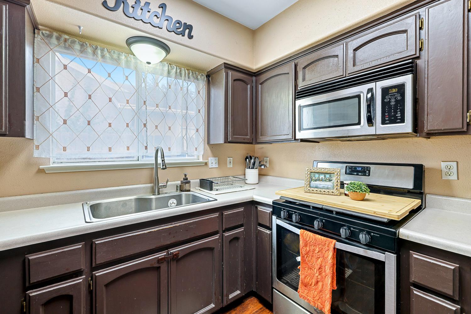 3410 Winter Way, Madera, CA 93637