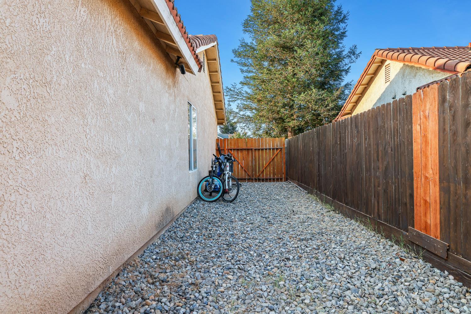 3410 Winter Way, Madera, CA 93637
