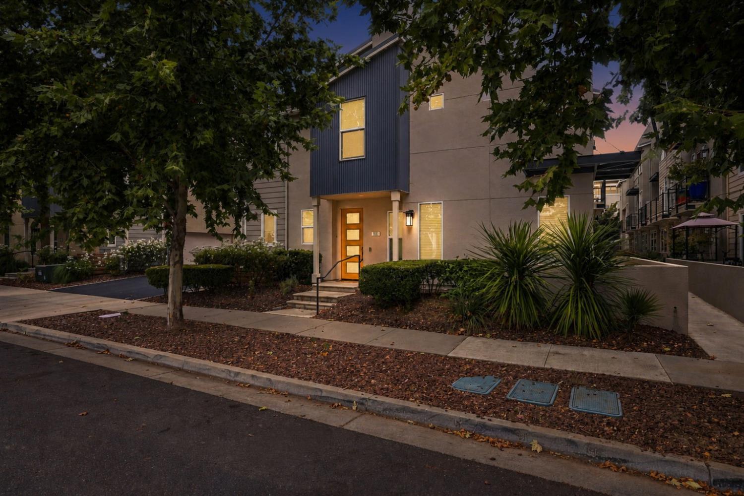 1681 Heirloom St, Davis, CA 95616