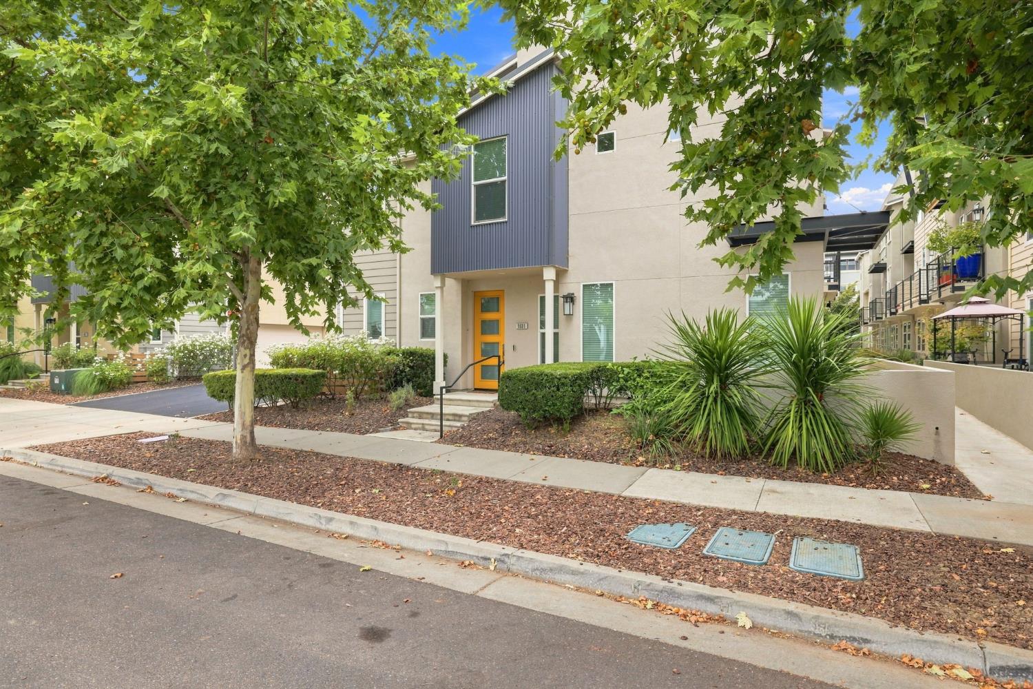 1681 Heirloom St, Davis, CA 95616