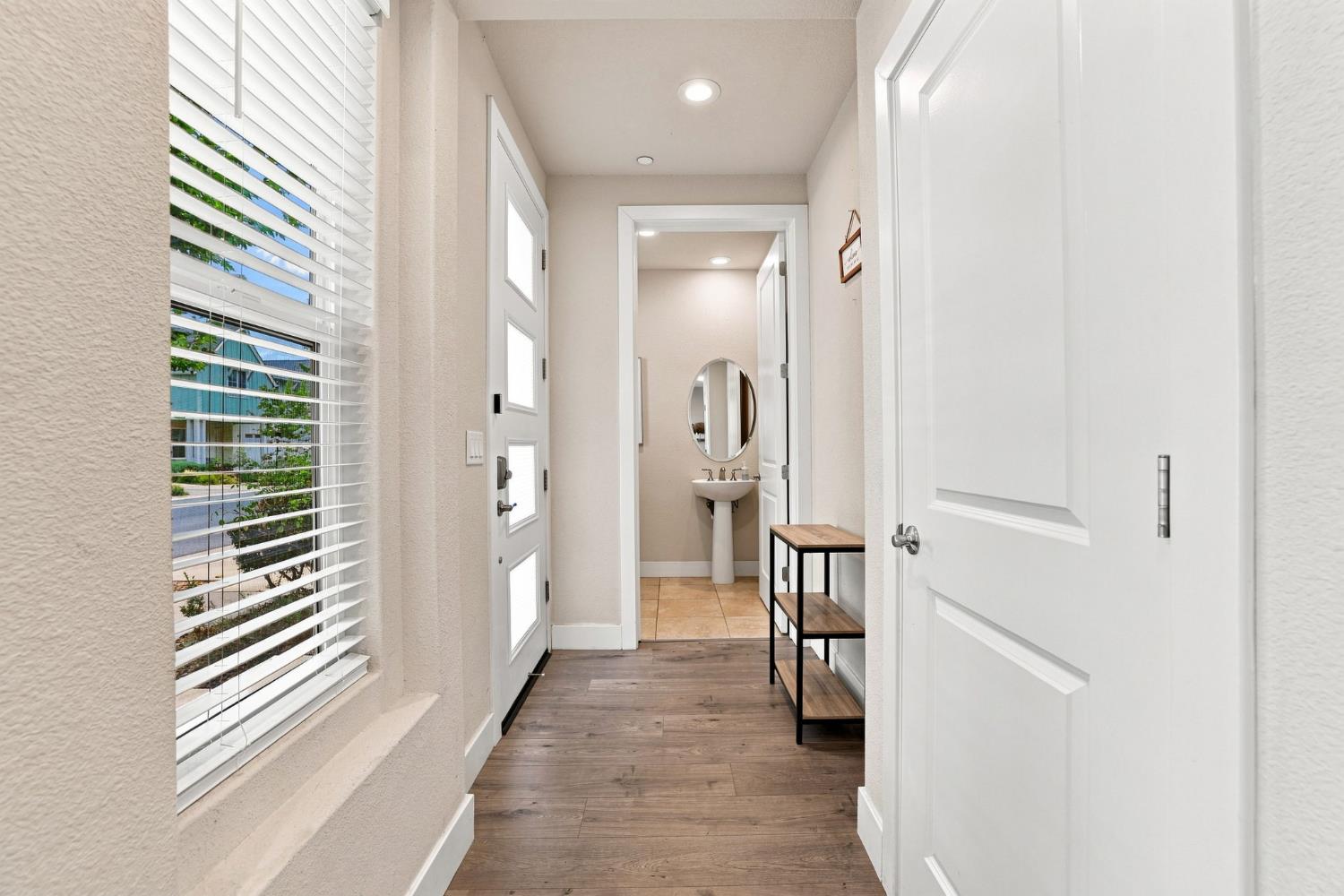 1681 Heirloom St, Davis, CA 95616