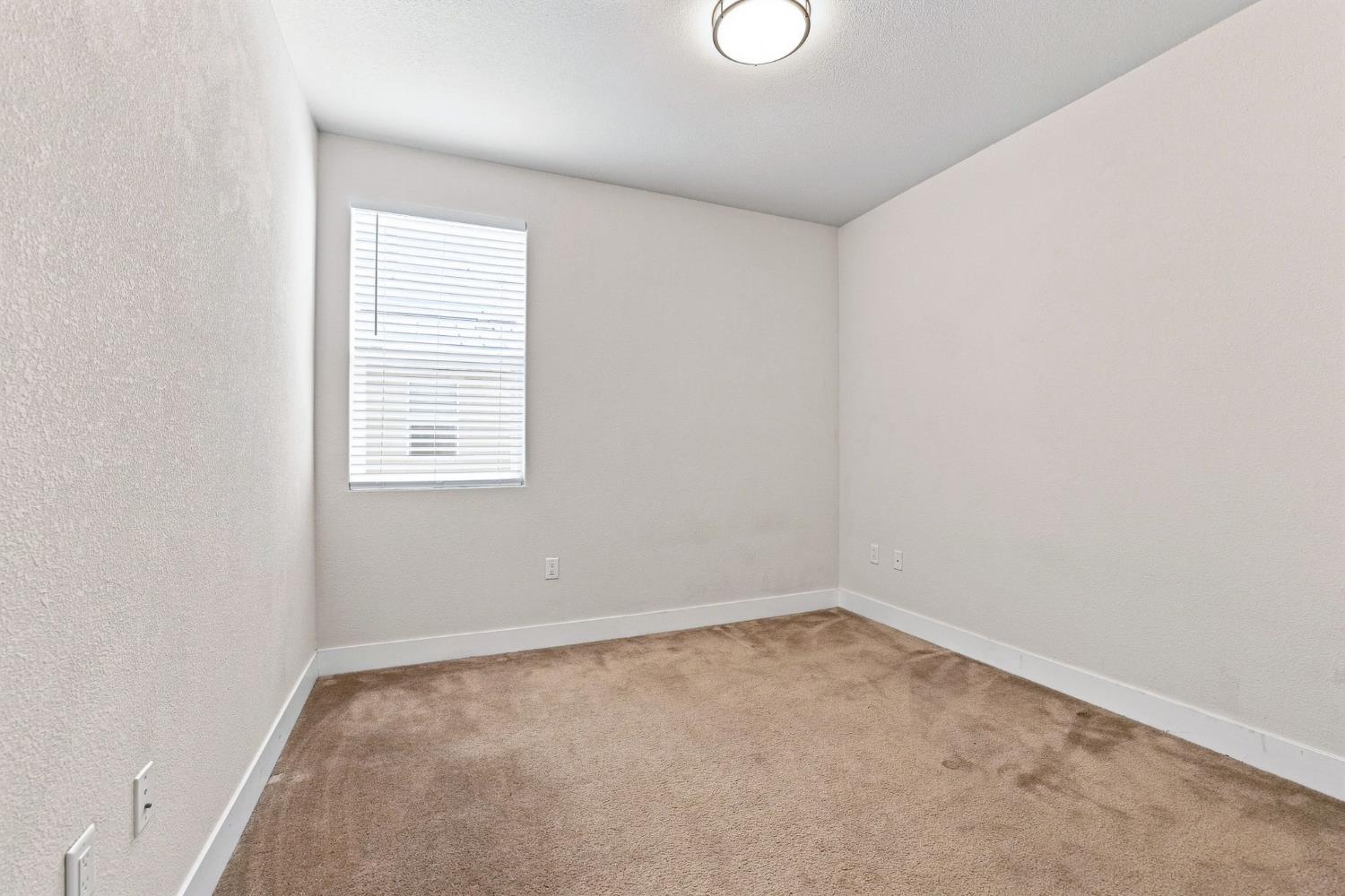 1681 Heirloom St, Davis, CA 95616