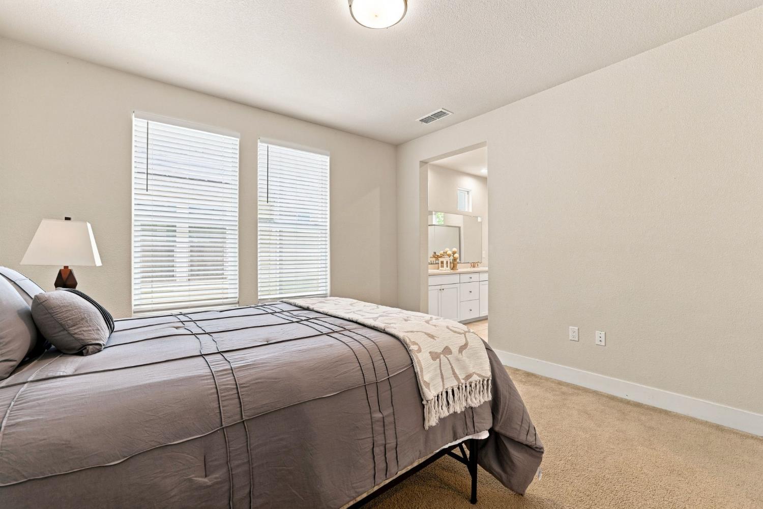 1681 Heirloom St, Davis, CA 95616