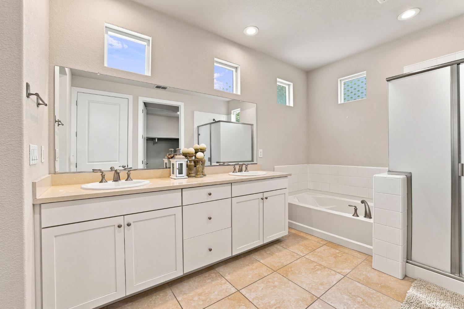 1681 Heirloom St, Davis, CA 95616