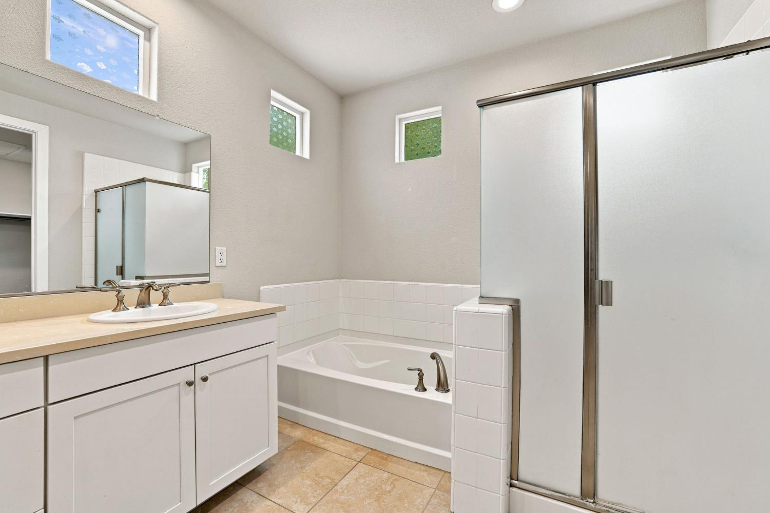 1681 Heirloom St, Davis, CA 95616