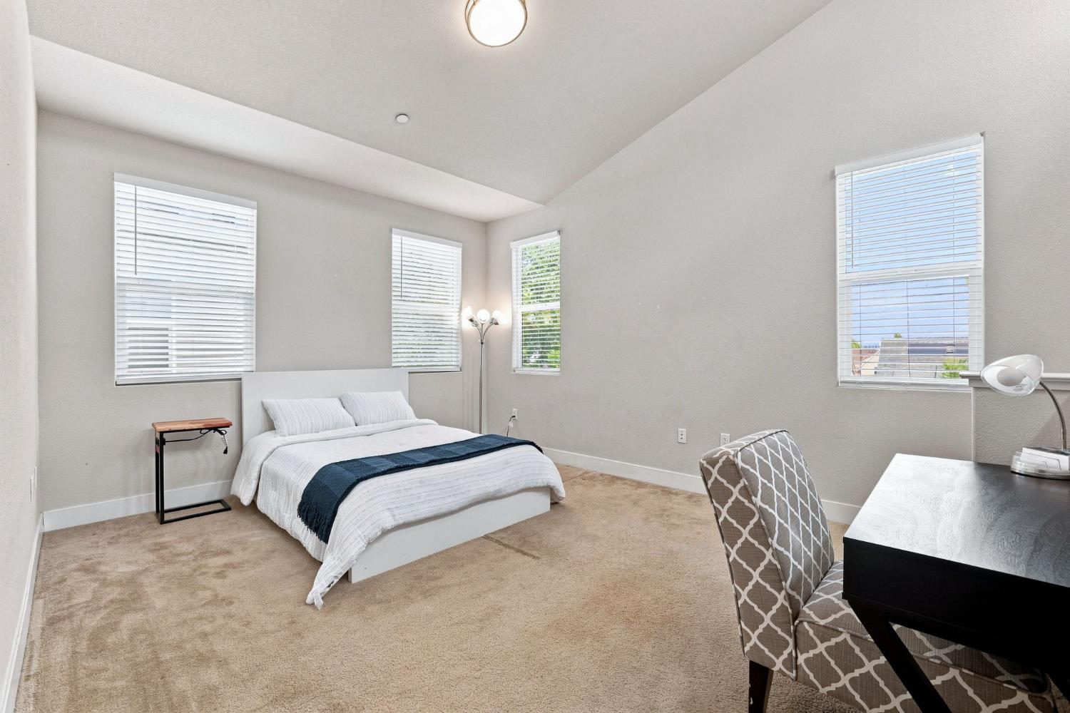 1681 Heirloom St, Davis, CA 95616