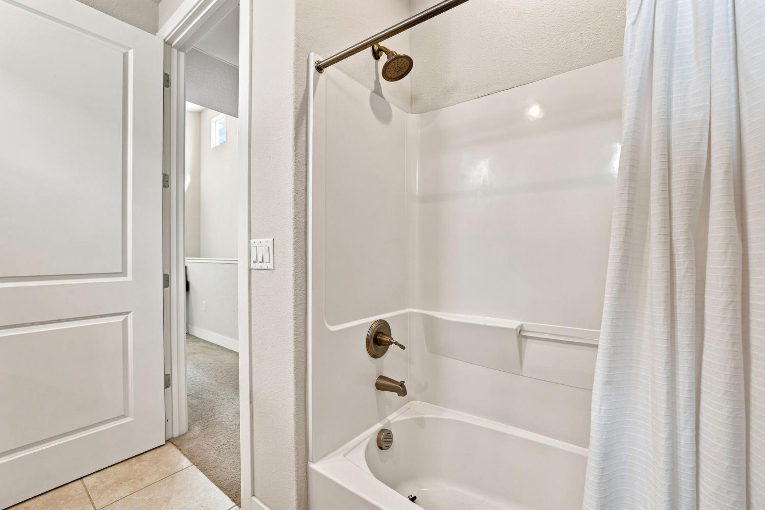 1681 Heirloom St, Davis, CA 95616