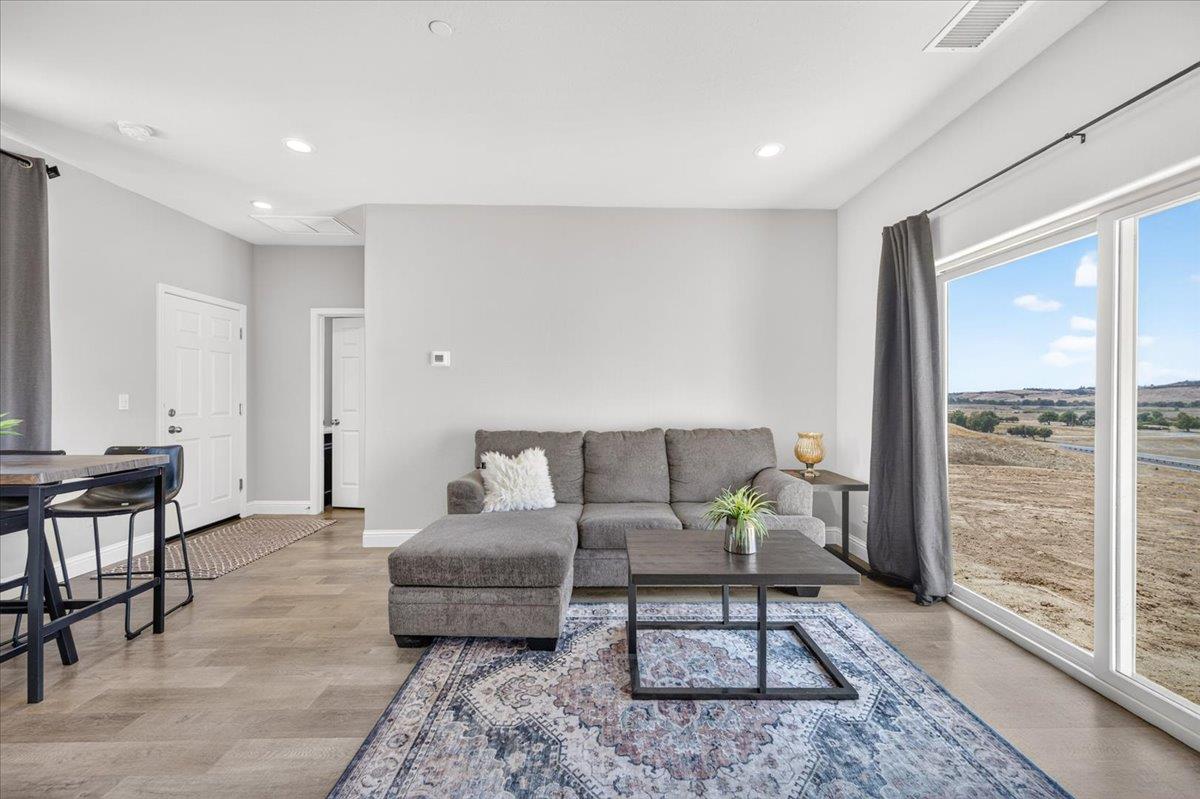 15856 N Friant Rd, Friant, CA 93626