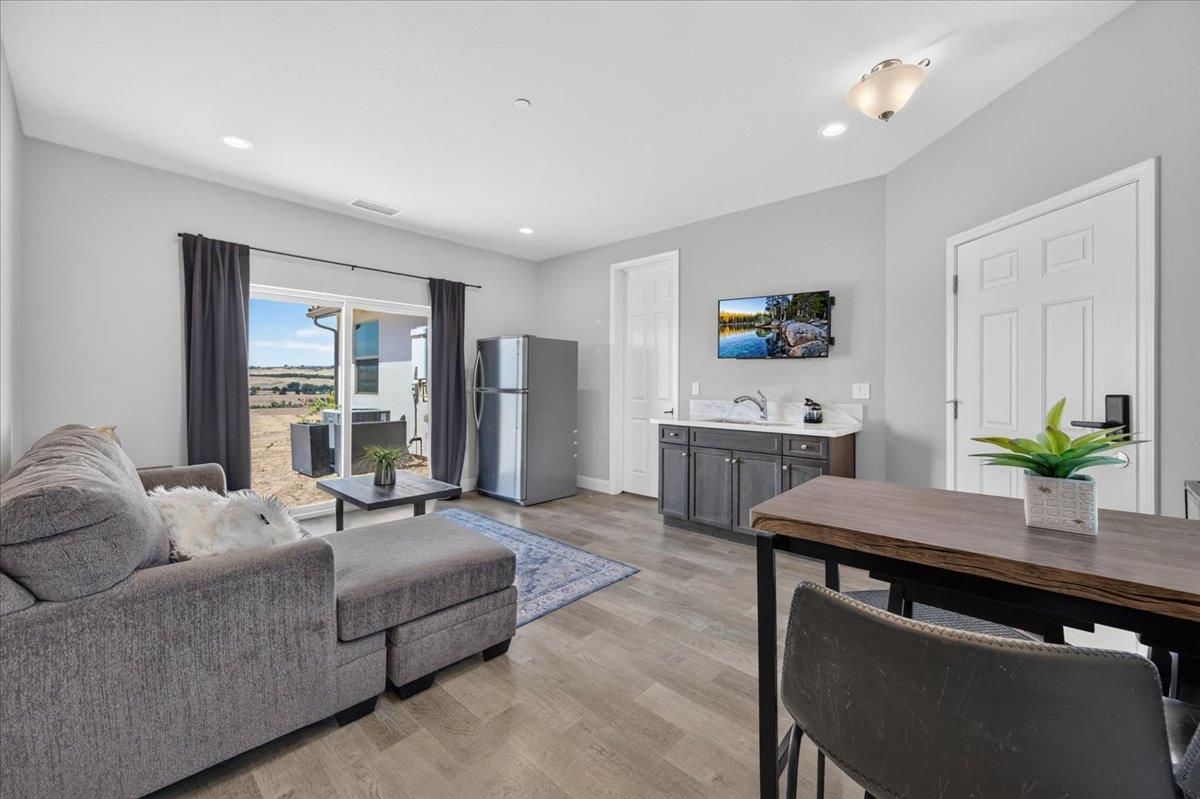15856 N Friant Rd, Friant, CA 93626