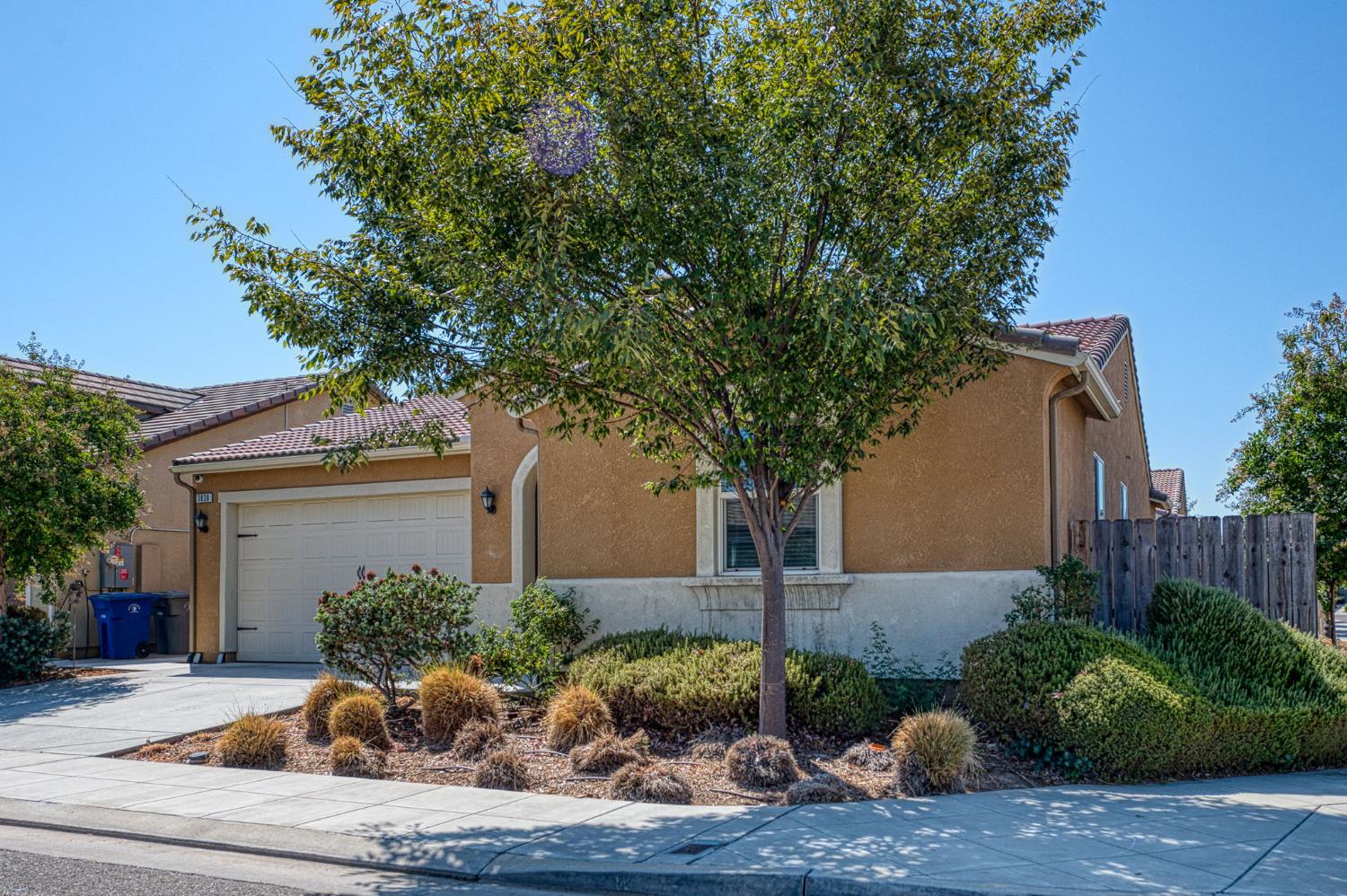 3830 Saginaw Ave, Clovis, CA 93619