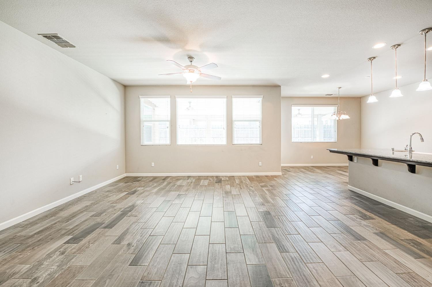 3830 Saginaw Ave, Clovis, CA 93619