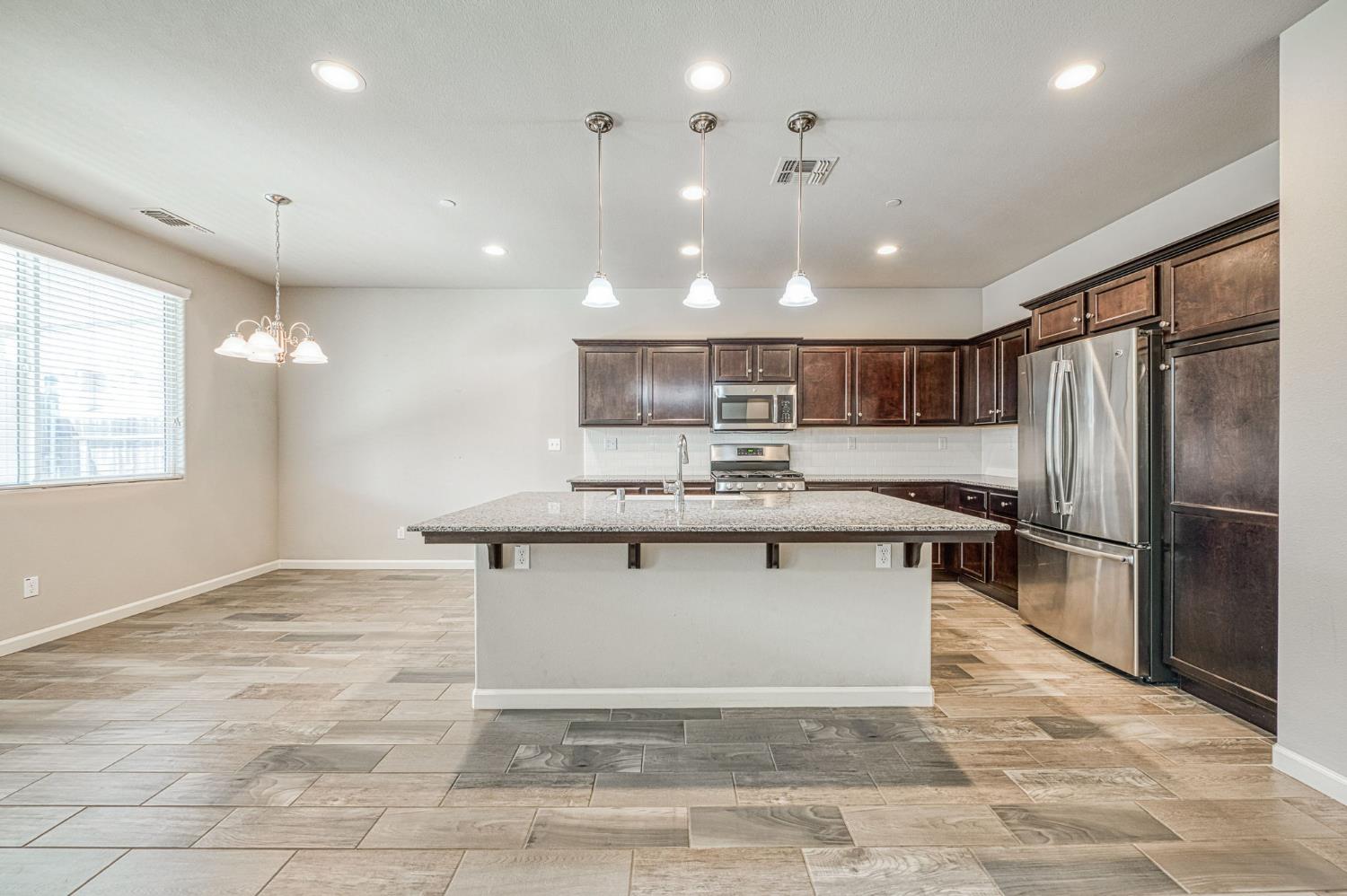 3830 Saginaw Ave, Clovis, CA 93619